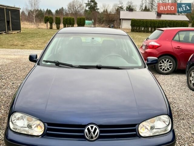 Синій Фольксваген Гольф, об'ємом двигуна 1.39 л та пробігом 340 тис. км за 3300 $, фото 1 на Automoto.ua