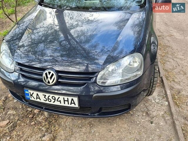 Синий Фольксваген Гольф, объемом двигателя 1.39 л и пробегом 267 тыс. км за 4500 $, фото 1 на Automoto.ua