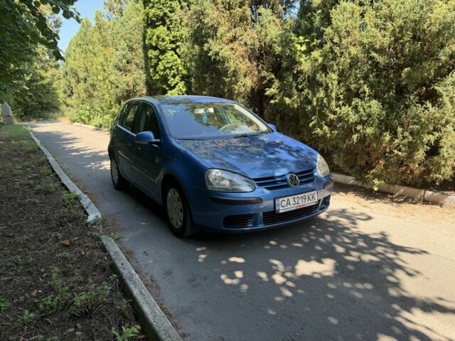 Синий Фольксваген Гольф, объемом двигателя 1.4 л и пробегом 260 тыс. км за 5500 $, фото 1 на Automoto.ua