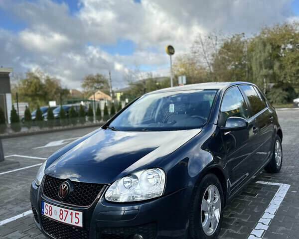 Синий Фольксваген Гольф, объемом двигателя 1.6 л и пробегом 270 тыс. км за 5800 $, фото 1 на Automoto.ua