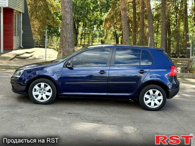 Синий Фольксваген Гольф, объемом двигателя 1.6 л и пробегом 260 тыс. км за 4999 $, фото 1 на Automoto.ua