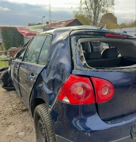 Синий Фольксваген Гольф, объемом двигателя 1.6 л и пробегом 184 тыс. км за 1100 $, фото 1 на Automoto.ua