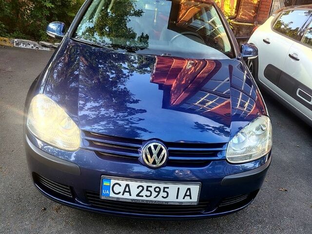 Синий Фольксваген Гольф, объемом двигателя 1.4 л и пробегом 312 тыс. км за 4800 $, фото 1 на Automoto.ua