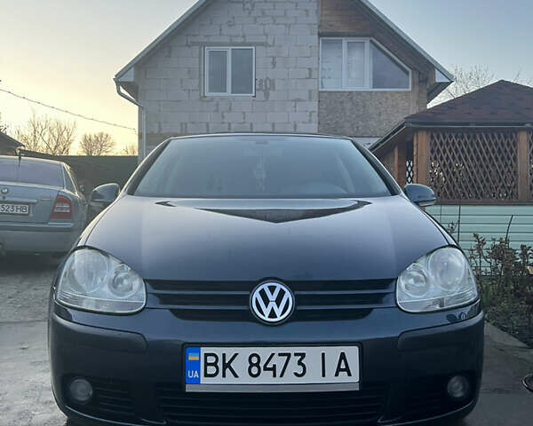 Синий Фольксваген Гольф, объемом двигателя 1.6 л и пробегом 240 тыс. км за 5700 $, фото 1 на Automoto.ua