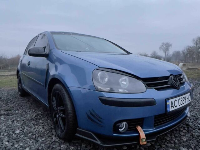 Синий Фольксваген Гольф, объемом двигателя 2 л и пробегом 400 тыс. км за 5500 $, фото 1 на Automoto.ua