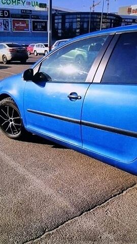 Синий Фольксваген Гольф, объемом двигателя 1.6 л и пробегом 275 тыс. км за 3999 $, фото 1 на Automoto.ua