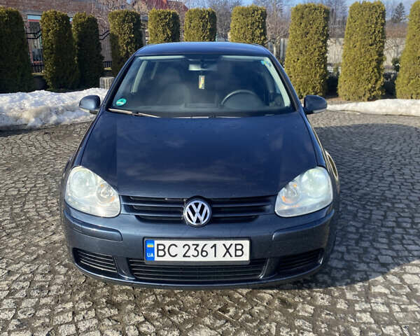 Синий Фольксваген Гольф, объемом двигателя 1.6 л и пробегом 262 тыс. км за 6850 $, фото 1 на Automoto.ua