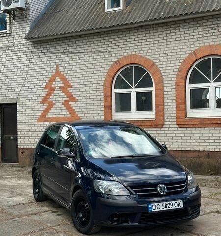 Синий Фольксваген Гольф, объемом двигателя 1.6 л и пробегом 213 тыс. км за 3500 $, фото 1 на Automoto.ua