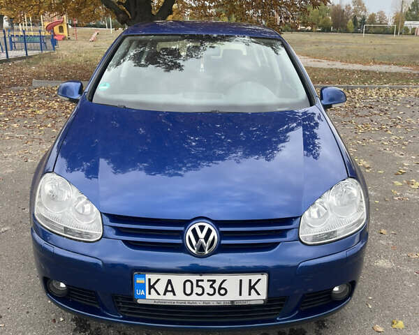 Синий Фольксваген Гольф, объемом двигателя 1.6 л и пробегом 240 тыс. км за 5500 $, фото 1 на Automoto.ua