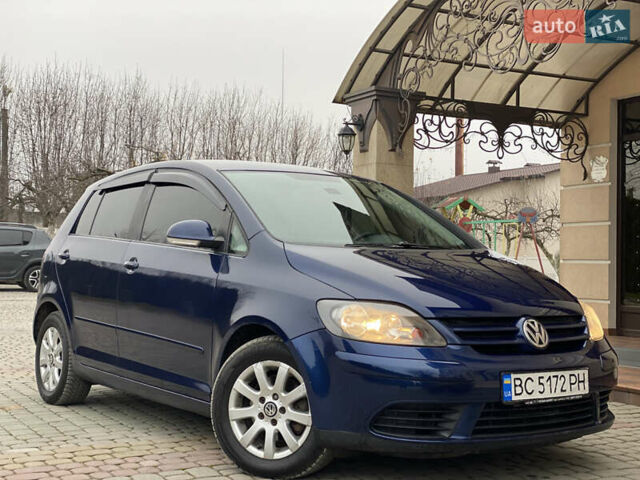 Синий Фольксваген Гольф, объемом двигателя 2 л и пробегом 285 тыс. км за 5450 $, фото 1 на Automoto.ua
