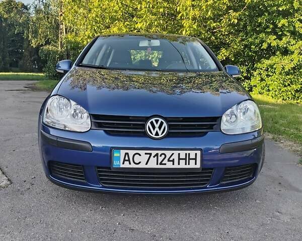 Синий Фольксваген Гольф, объемом двигателя 1.6 л и пробегом 223 тыс. км за 5200 $, фото 1 на Automoto.ua