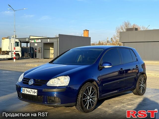 Синий Фольксваген Гольф, объемом двигателя 1.4 л и пробегом 290 тыс. км за 5600 $, фото 1 на Automoto.ua