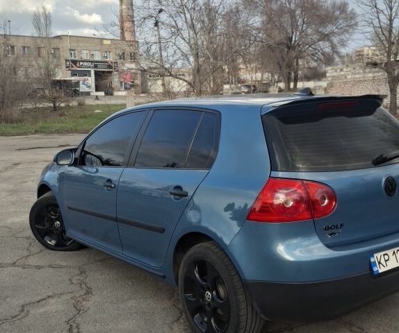 Синий Фольксваген Гольф, объемом двигателя 1.6 л и пробегом 236 тыс. км за 5600 $, фото 1 на Automoto.ua
