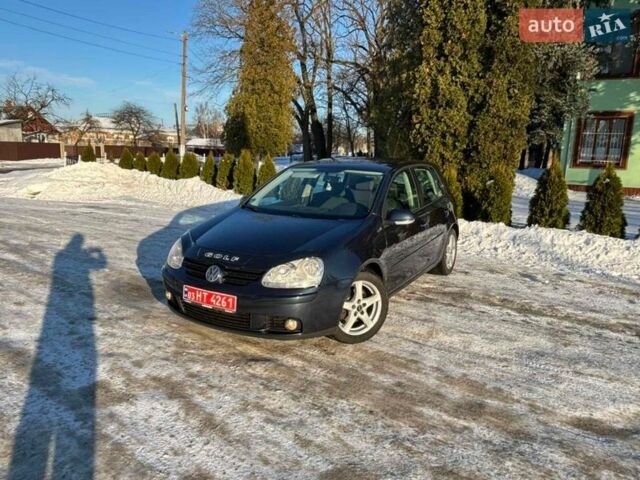Синий Фольксваген Гольф, объемом двигателя 1.6 л и пробегом 207 тыс. км за 5600 $, фото 1 на Automoto.ua
