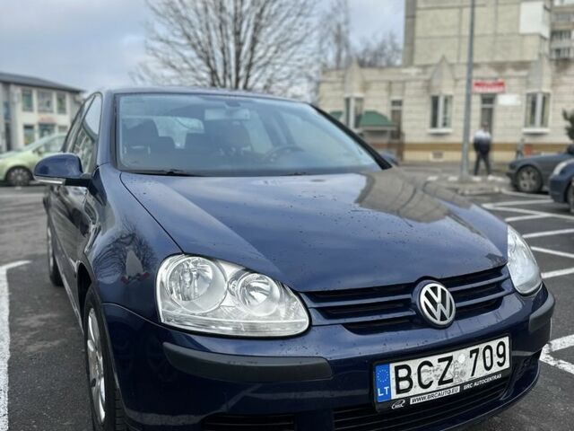 Синий Фольксваген Гольф, объемом двигателя 1.6 л и пробегом 1000 тыс. км за 2950 $, фото 1 на Automoto.ua