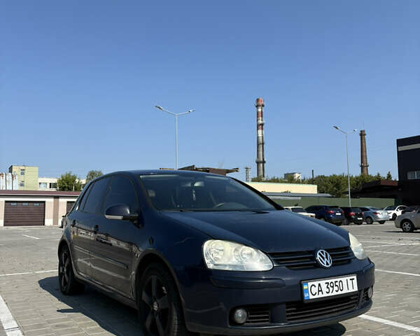 Синий Фольксваген Гольф, объемом двигателя 1.6 л и пробегом 330 тыс. км за 5000 $, фото 1 на Automoto.ua
