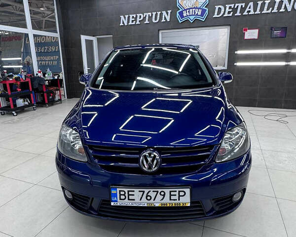 Синий Фольксваген Гольф, объемом двигателя 1.6 л и пробегом 195 тыс. км за 5000 $, фото 1 на Automoto.ua
