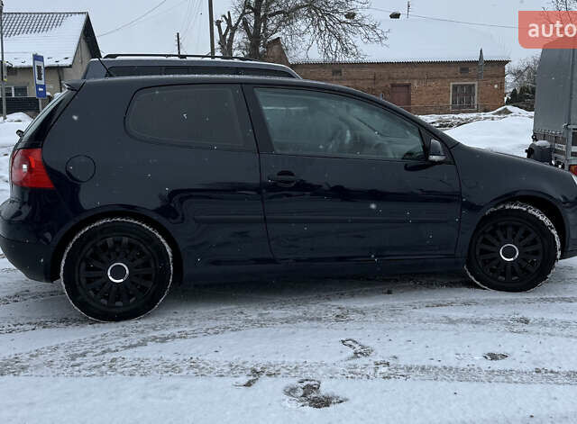 Синий Фольксваген Гольф, объемом двигателя 1.4 л и пробегом 220 тыс. км за 4400 $, фото 1 на Automoto.ua