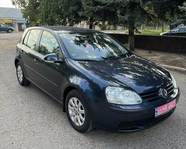 Синий Фольксваген Гольф, объемом двигателя 1.6 л и пробегом 204 тыс. км за 5800 $, фото 1 на Automoto.ua