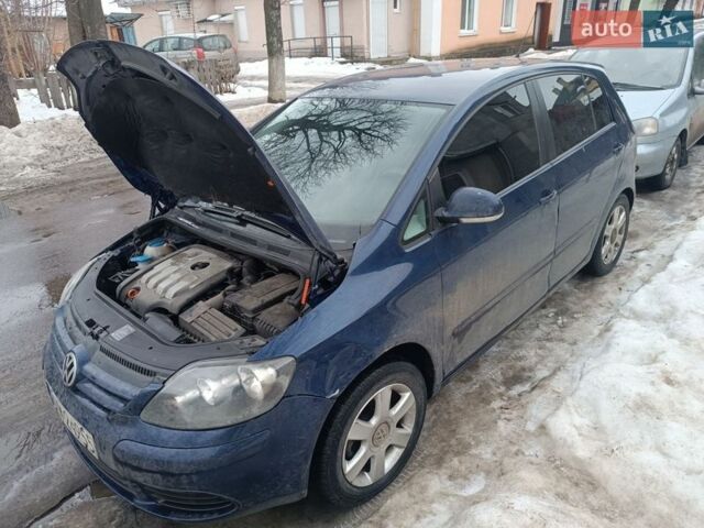 Синий Фольксваген Гольф, объемом двигателя 2 л и пробегом 400 тыс. км за 2300 $, фото 1 на Automoto.ua