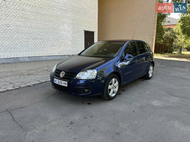 Синий Фольксваген Гольф, объемом двигателя 1.6 л и пробегом 236 тыс. км за 6850 $, фото 1 на Automoto.ua