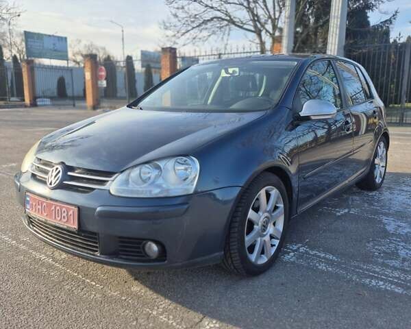 Синий Фольксваген Гольф, объемом двигателя 1.6 л и пробегом 220 тыс. км за 5699 $, фото 1 на Automoto.ua