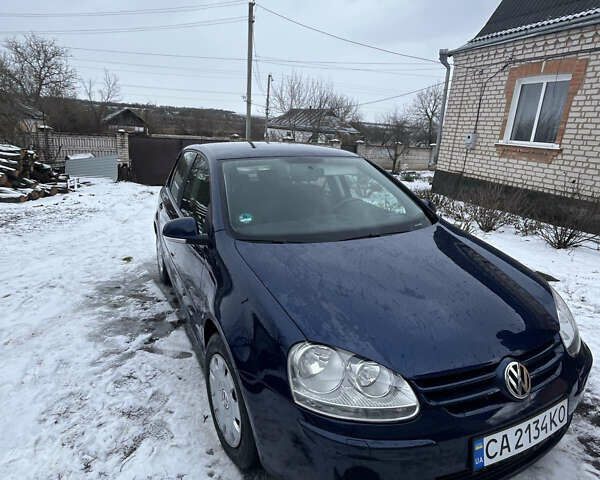 Синий Фольксваген Гольф, объемом двигателя 1.6 л и пробегом 162 тыс. км за 5800 $, фото 1 на Automoto.ua