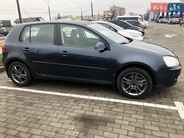 Синий Фольксваген Гольф, объемом двигателя 1.6 л и пробегом 248 тыс. км за 5850 $, фото 1 на Automoto.ua