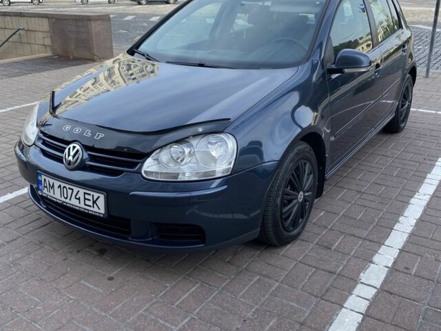 Синий Фольксваген Гольф, объемом двигателя 1.4 л и пробегом 258 тыс. км за 5450 $, фото 1 на Automoto.ua