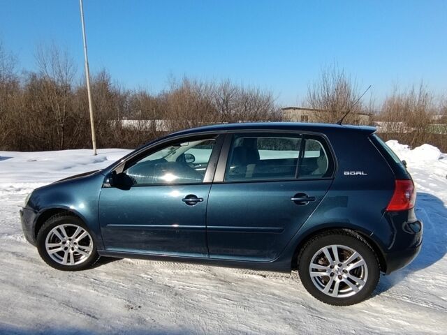 Синий Фольксваген Гольф, объемом двигателя 0 л и пробегом 222 тыс. км за 4999 $, фото 1 на Automoto.ua