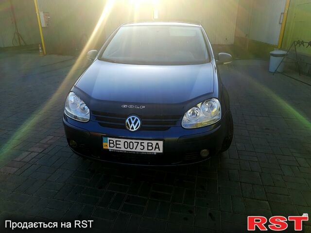 Синий Фольксваген Гольф, объемом двигателя 1.6 л и пробегом 159 тыс. км за 4900 $, фото 1 на Automoto.ua