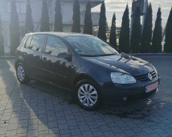 Синий Фольксваген Гольф, объемом двигателя 1.6 л и пробегом 239 тыс. км за 5850 $, фото 1 на Automoto.ua