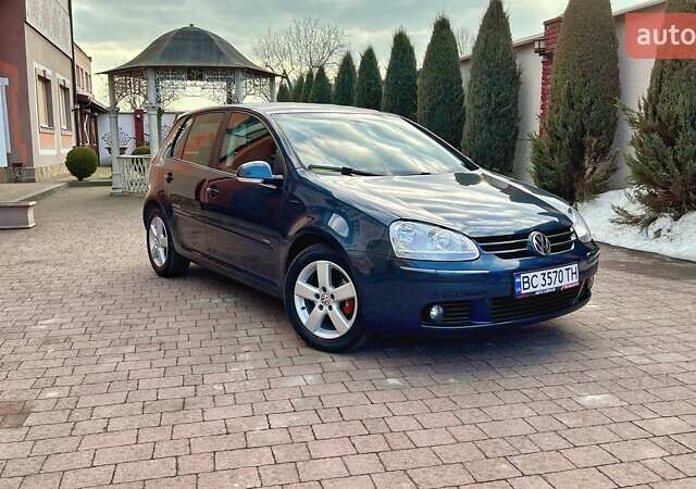Синий Фольксваген Гольф, объемом двигателя 1.6 л и пробегом 208 тыс. км за 7700 $, фото 1 на Automoto.ua