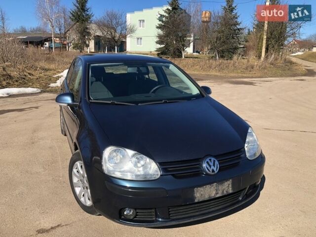Синий Фольксваген Гольф, объемом двигателя 1.6 л и пробегом 230 тыс. км за 5699 $, фото 1 на Automoto.ua