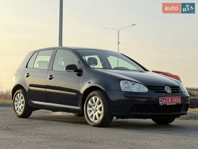 Синій Фольксваген Гольф, об'ємом двигуна 1.6 л та пробігом 215 тис. км за 8199 $, фото 1 на Automoto.ua