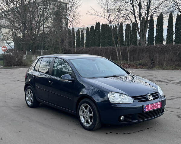 Синий Фольксваген Гольф, объемом двигателя 1.6 л и пробегом 241 тыс. км за 5850 $, фото 1 на Automoto.ua