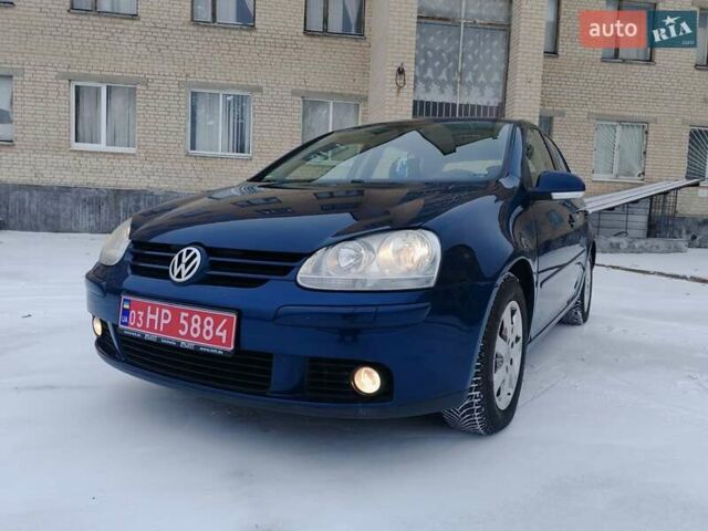 Синий Фольксваген Гольф, объемом двигателя 1.6 л и пробегом 233 тыс. км за 6400 $, фото 1 на Automoto.ua
