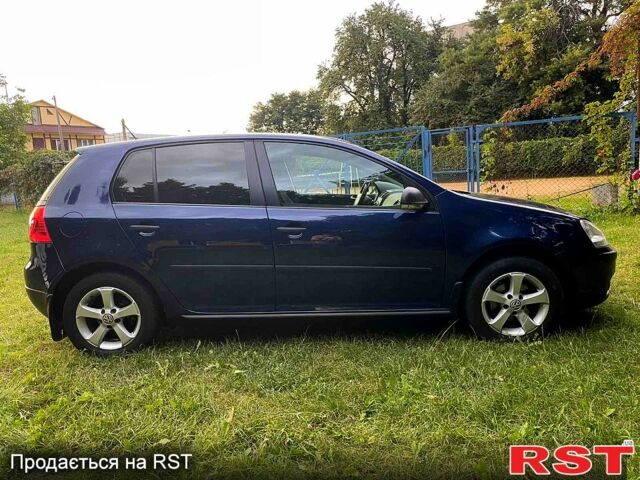 Синий Фольксваген Гольф, объемом двигателя 1.6 л и пробегом 196 тыс. км за 5900 $, фото 1 на Automoto.ua