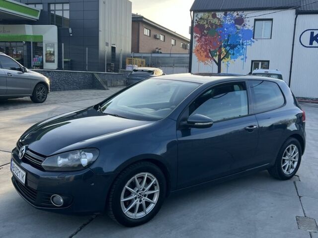 Синий Фольксваген Гольф, объемом двигателя 1.2 л и пробегом 248 тыс. км за 7000 $, фото 1 на Automoto.ua