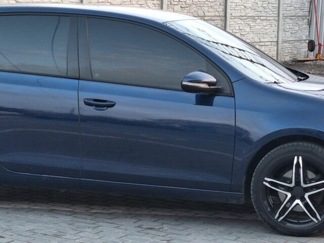 Синий Фольксваген Гольф, объемом двигателя 1.4 л и пробегом 178 тыс. км за 10000 $, фото 1 на Automoto.ua