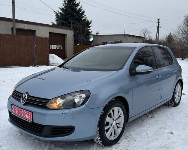 Синий Фольксваген Гольф, объемом двигателя 1.39 л и пробегом 205 тыс. км за 8800 $, фото 1 на Automoto.ua