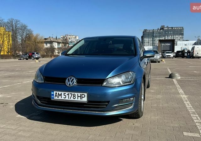 Синий Фольксваген Гольф, объемом двигателя 1.6 л и пробегом 244 тыс. км за 12000 $, фото 1 на Automoto.ua