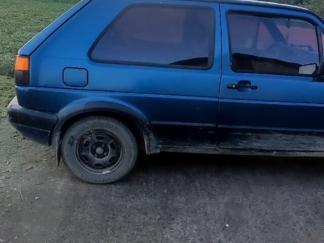 Синий Фольксваген Гольф, объемом двигателя 1.8 л и пробегом 200 тыс. км за 800 $, фото 1 на Automoto.ua