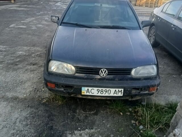 Синий Фольксваген Гольф, объемом двигателя 1.4 л и пробегом 123 тыс. км за 1000 $, фото 1 на Automoto.ua