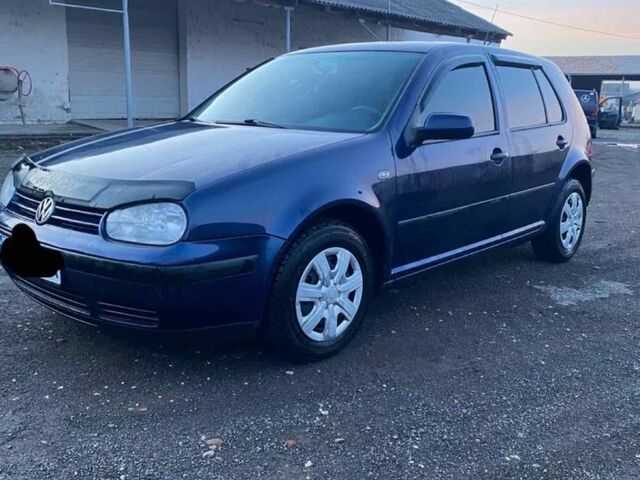 Синий Фольксваген Гольф, объемом двигателя 1.6 л и пробегом 200 тыс. км за 3500 $, фото 1 на Automoto.ua