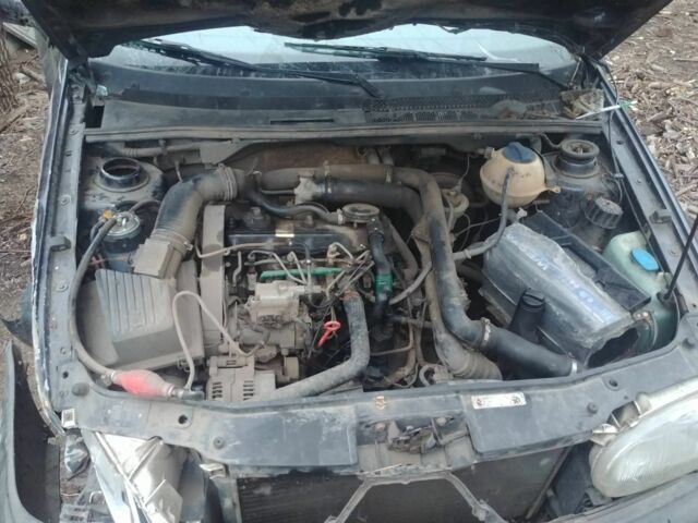 Синій Фольксваген Гольф, об'ємом двигуна 1 л та пробігом 100 тис. км за 596 $, фото 1 на Automoto.ua