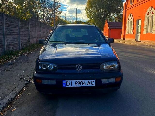 Синий Фольксваген Гольф, объемом двигателя 1.8 л и пробегом 400 тыс. км за 1550 $, фото 1 на Automoto.ua