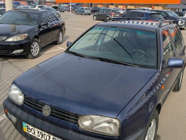 Синий Фольксваген Гольф, объемом двигателя 1.8 л и пробегом 600 тыс. км за 1800 $, фото 1 на Automoto.ua