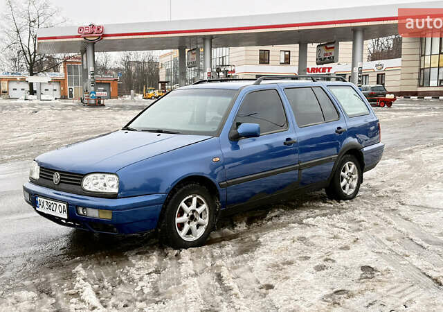 Синій Фольксваген Гольф, об'ємом двигуна 1.78 л та пробігом 268 тис. км за 2499 $, фото 1 на Automoto.ua