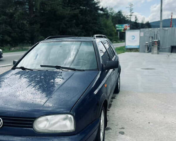 Синий Фольксваген Гольф, объемом двигателя 1.39 л и пробегом 243 тыс. км за 2300 $, фото 1 на Automoto.ua